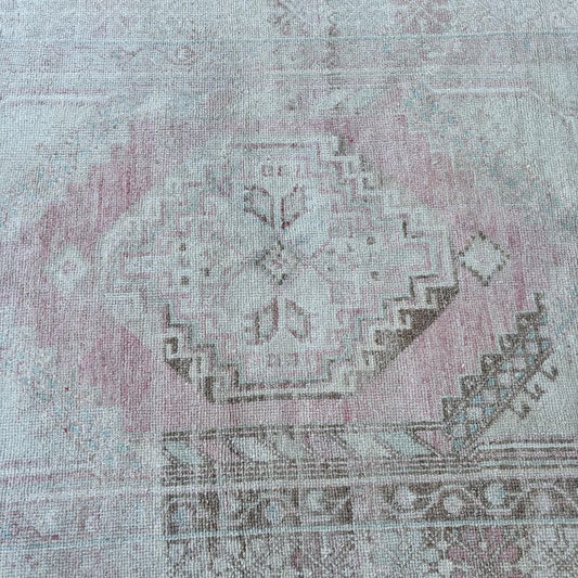 Vintage Turkish Accent Area rug 3.8 x 6.5 ft