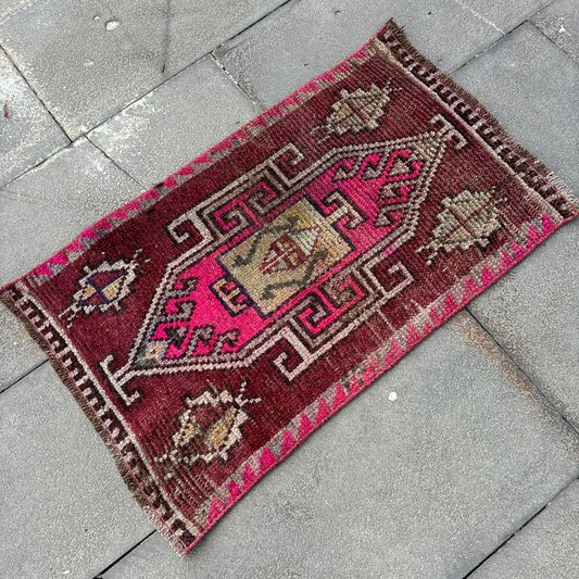 Vintage Turkish Mini Rug 1.5 x 2.5 ft