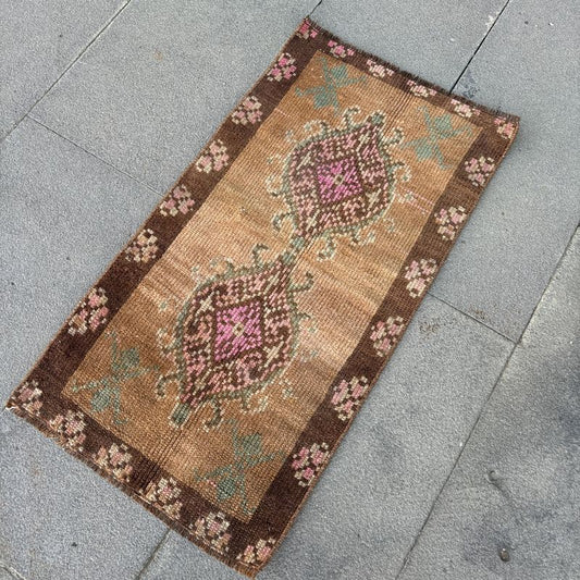 Vintage Turkish Mini Rug 1.5 x 2.8 ft