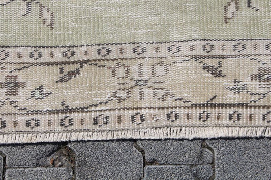 Vintage Turkish Accent Area rug 5 x 8.3 ft