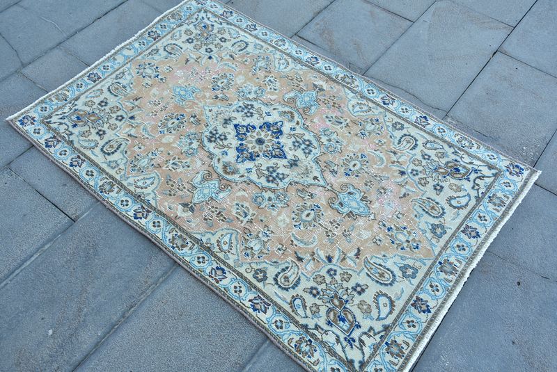 Vintage Persian Accent Area Rug 2.2 x 4.9 ft