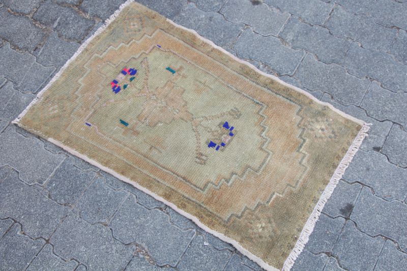 Vintage Turkish Mini Rug 1.8 x 2.8 ft