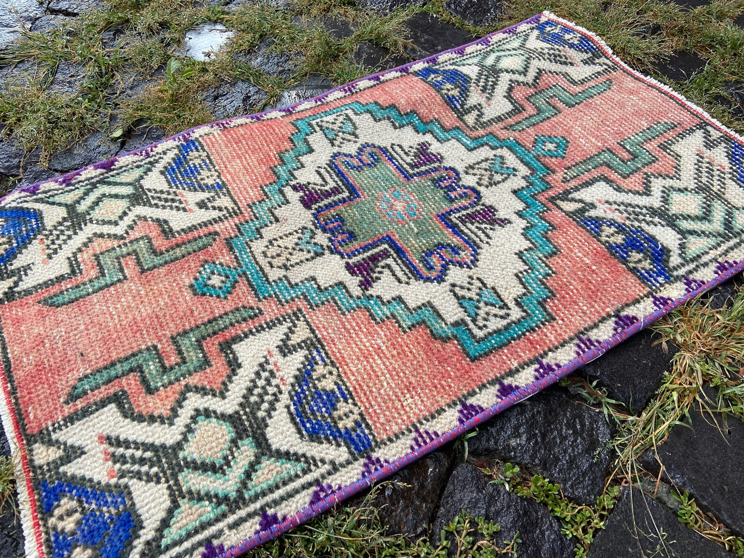 Vintage Turkish Mini Rug 1.5 x 2.4 ft