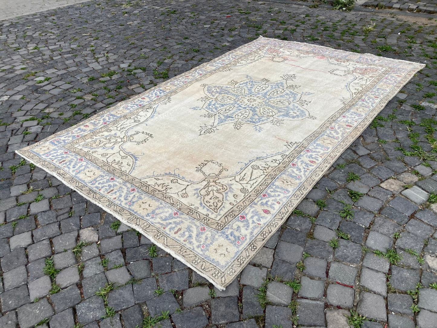 XL Vintage Turkish Accent Area rug 5.7 x 9.8 ft