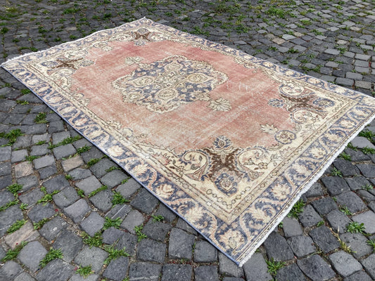 Vintage Turkish Accent Area rug 4.8 x 7.7 ft