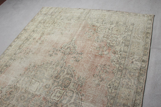 XL Vintage Turkish Accent Area Rug 5.8 x 9.8 ft