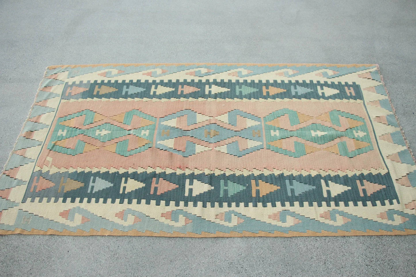 Vintage Turkish Accent Area rug 3.3 x 5.6 ft