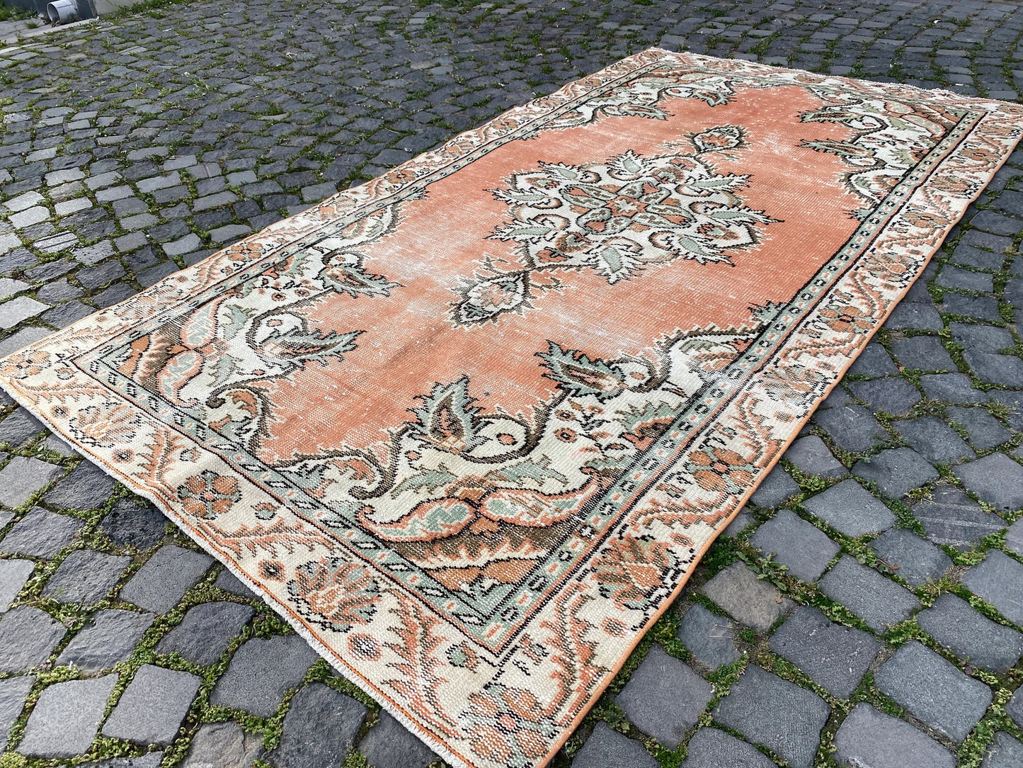 Vintage Turkish Accent Area rug 4.5 x 8.4 ft