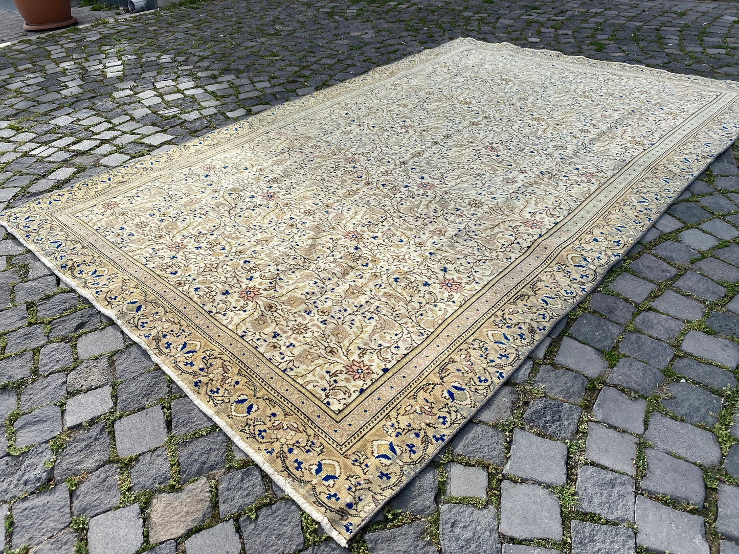 XL Vintage Turkish Accent Area Rug 5.8 x 9 ft