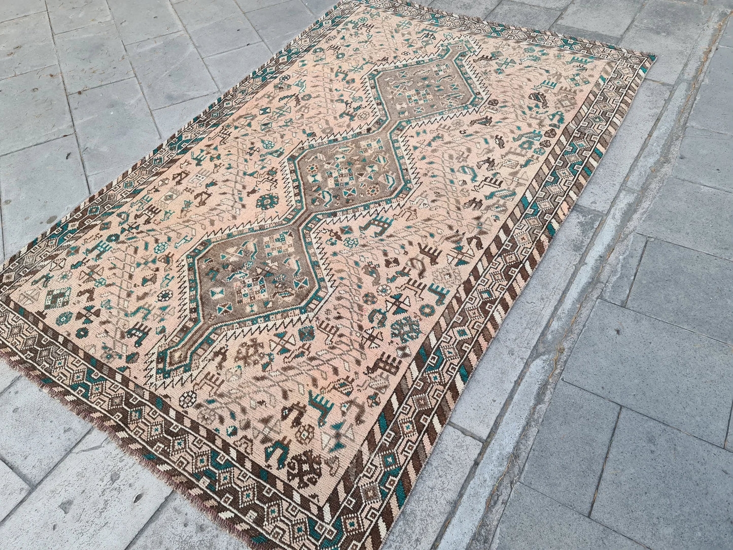 Vintage Persian Accent Area Rug 5 x 7.7 ft