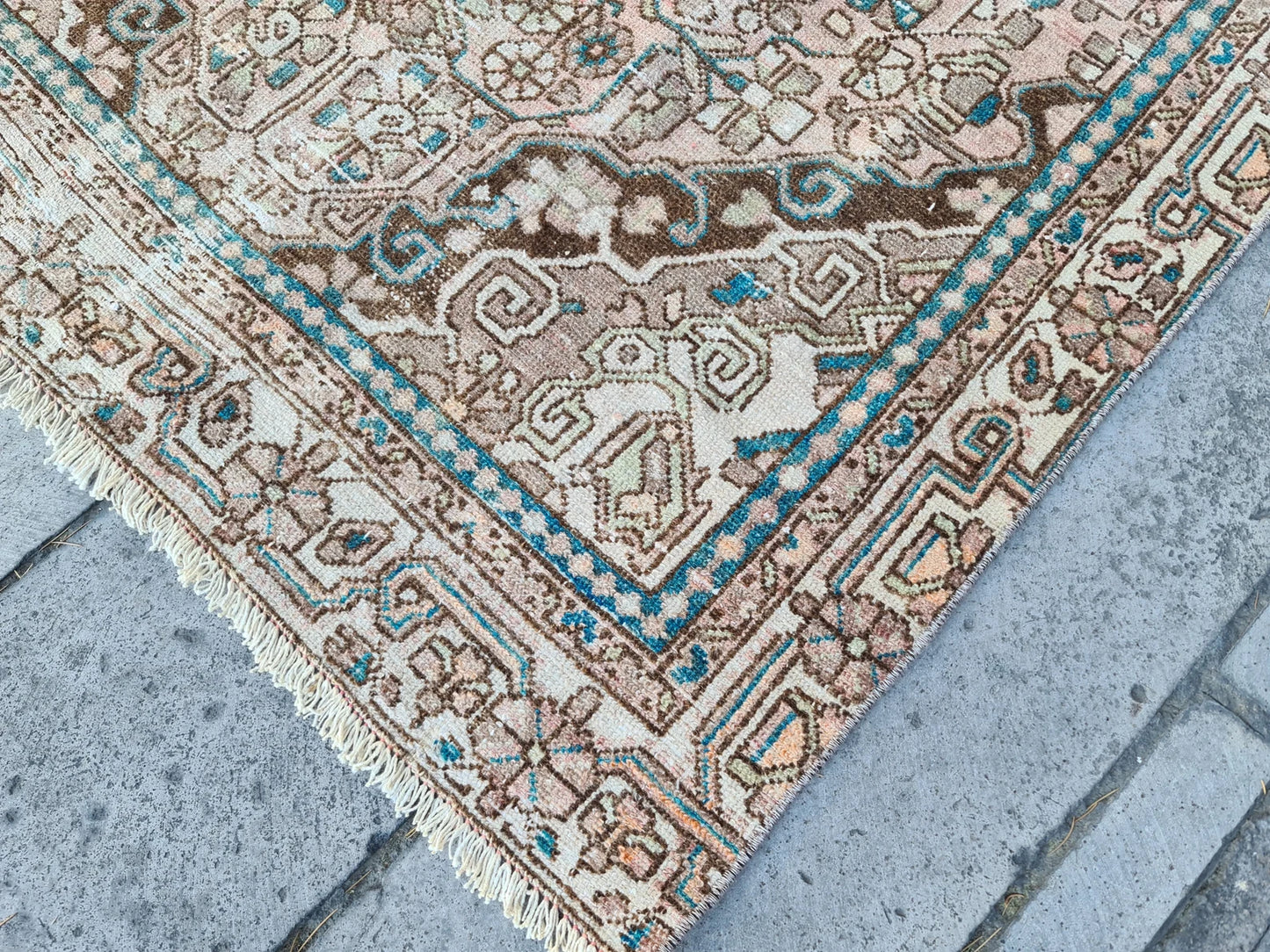 Vintage Persian Accent Area Rug 4.1 x 6.5 ft
