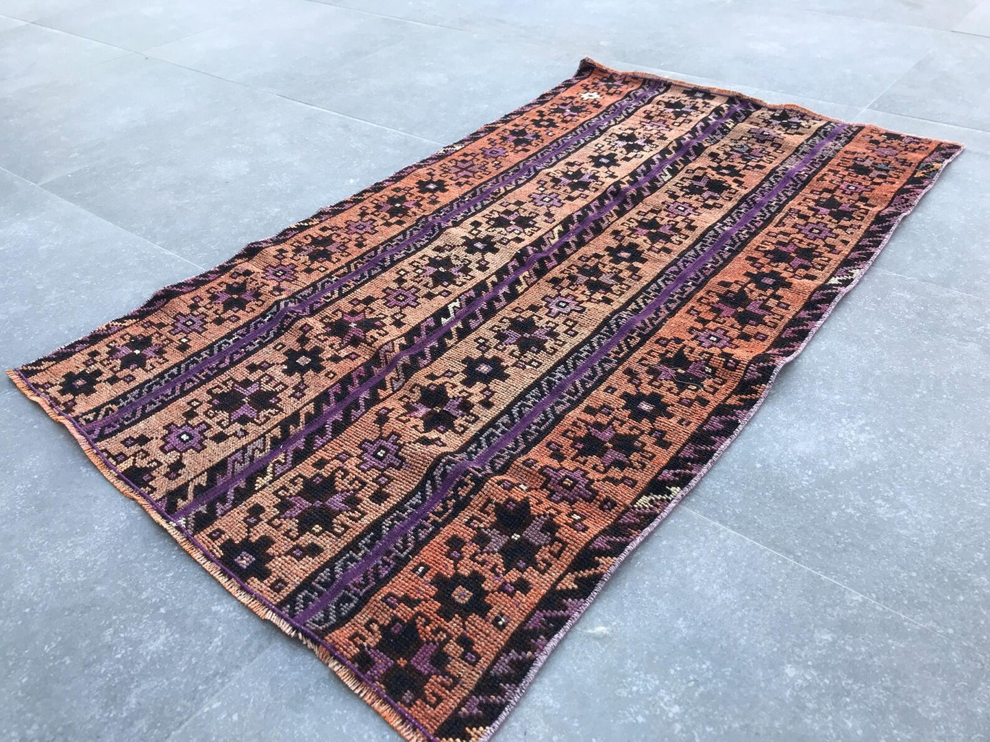 Vintage Turkish Accent Area rug 2.7 x 4.8 ft