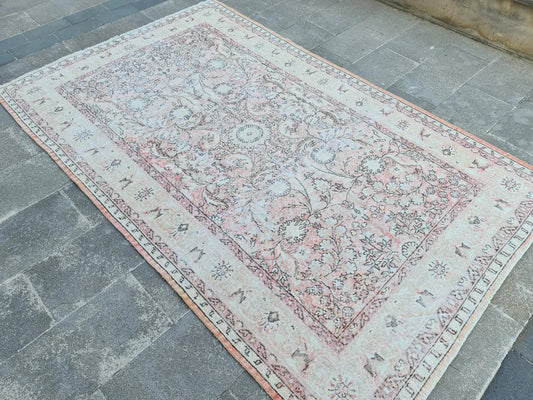 XL Vintage Turkish Accent Area Rug 5.4 x 8.8 ft