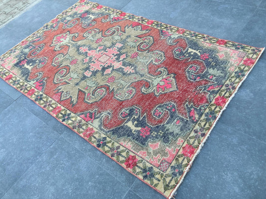 Vintage Turkish Accent Area rug 3.1 x 5.8 ft
