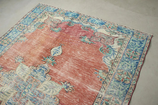 XL Vintage Turkish Accent Area Rug 6.3 x 9.3 ft