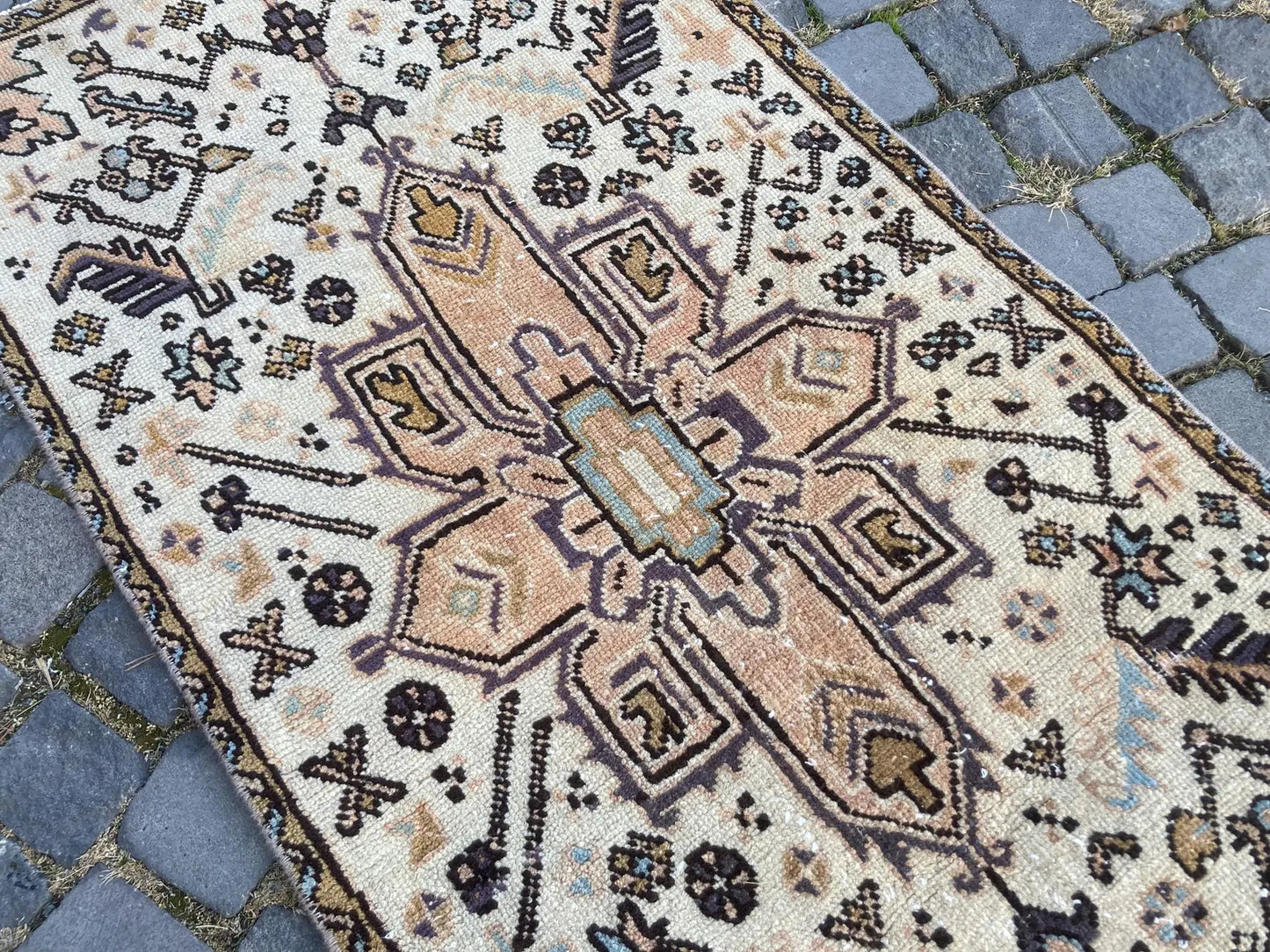 Vintage Turkish Accent Area rug 2.4 x 4.7 ft