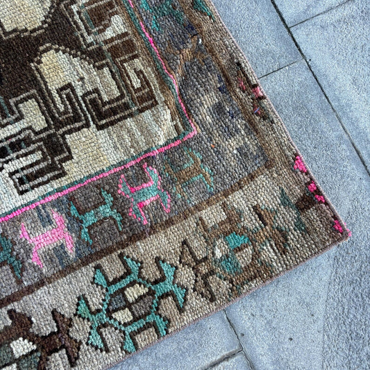 Vintage Turkish Accent Area rug 3.1 x 4.7 ft