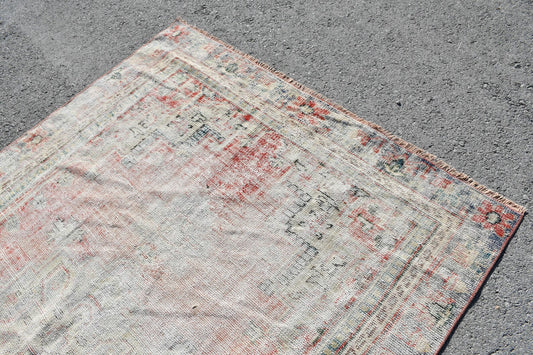 XL Vintage Turkish Accent Area rug 5.7 x 8.9 ft