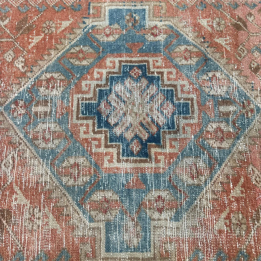 Vintage Turkish Accent Area rug 2.7 x 5.6 ft
