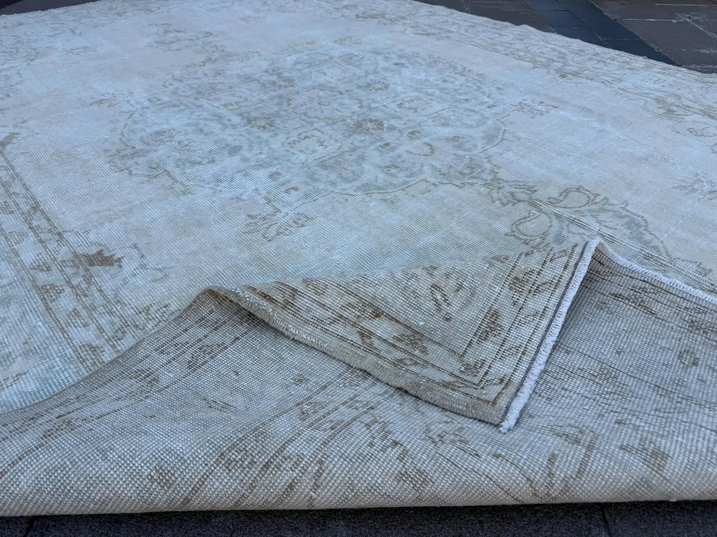 XL Vintage Turkish Accent Area rug 7.2 x 10.8 ft