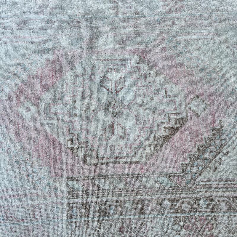 Vintage Turkish Accent Area rug 3.8 x 6.5 ft