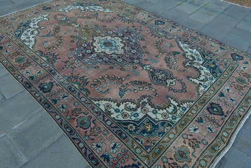 XL Vintage Turkish Accent Area Rug 6.6 x 10 ft