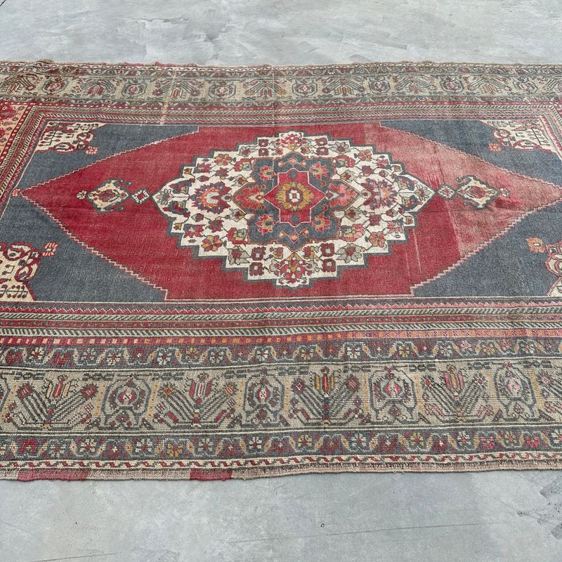 XL Vintage Turkish Accent Area Rug 6.8 x 10.4 ft