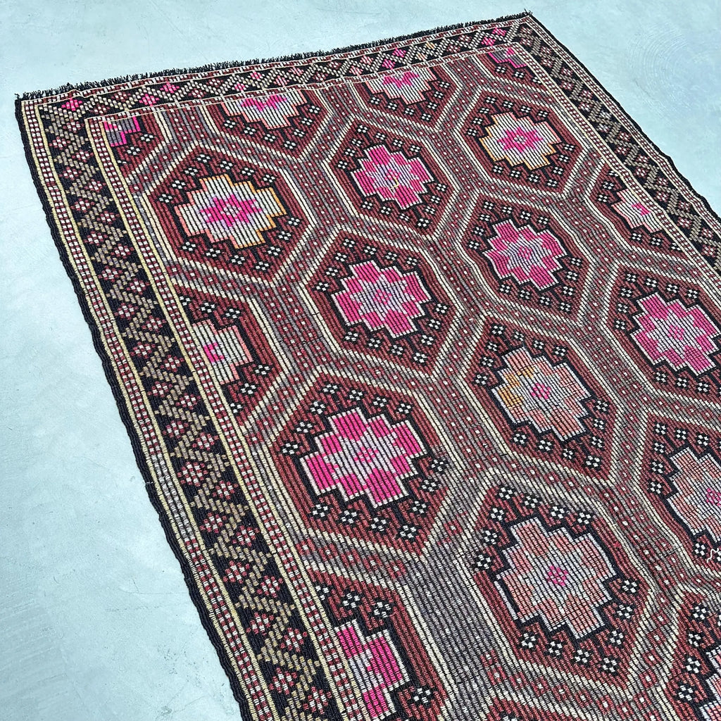 XL Vintage Turkish Accent Area rug 5 x 9.4 ft