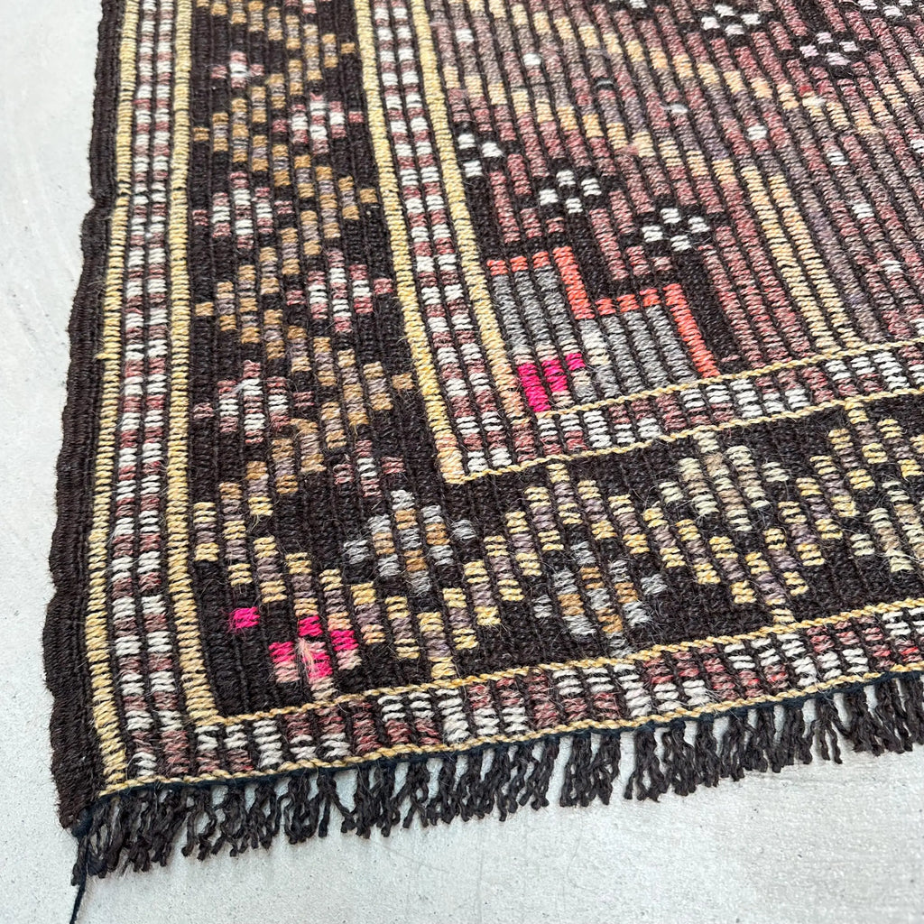 XL Vintage Turkish Accent Area rug 5 x 9.4 ft