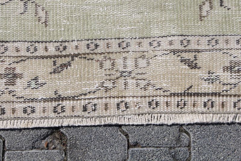 Vintage Turkish Accent Area rug 5 x 8.3 ft