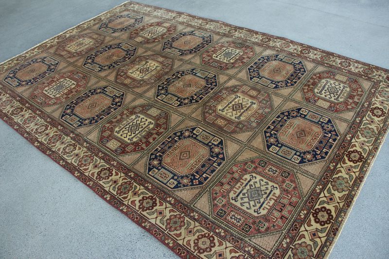 XL Vintage Turkish Accent Area Rug 6.4 x 9.6 ft
