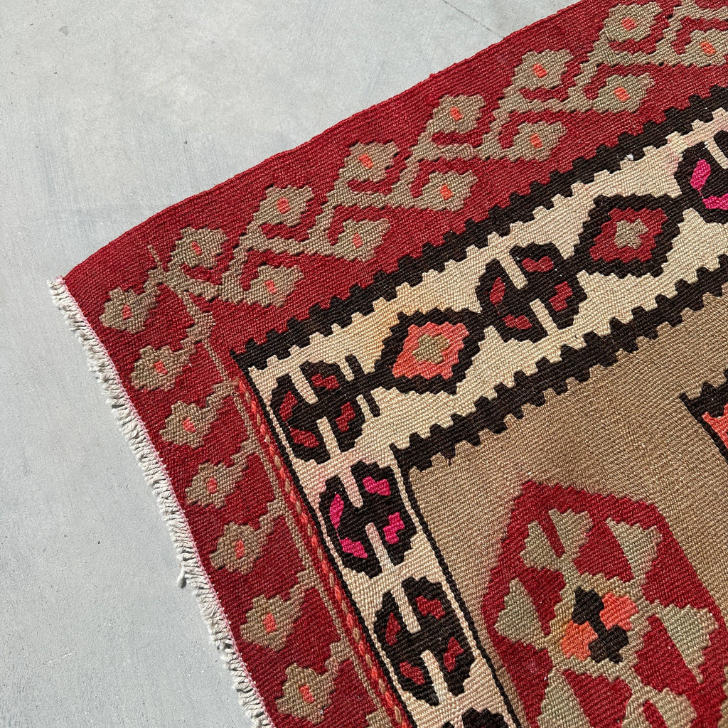 Vintage Turkish Accent Area rug 4.7 x 9.4 ft