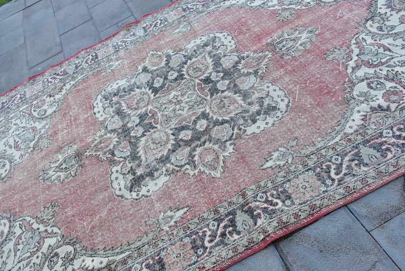 XL Vintage Turkish Accent Area Rug 6.2 x 10.4 ft