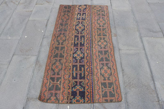 Vintage Turkish Accent Area rug 2.4 x 4.9 ft