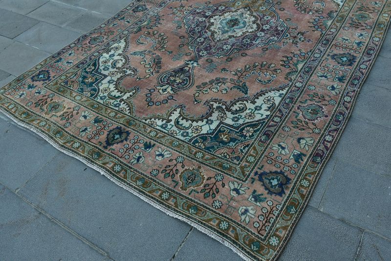 XL Vintage Turkish Accent Area Rug 6.6 x 10 ft
