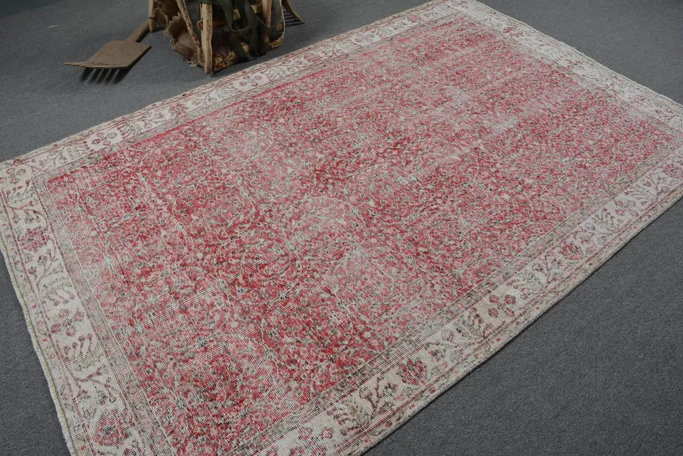 XL Vintage Turkish Accent Area rug 5.3 x 8.3 ft