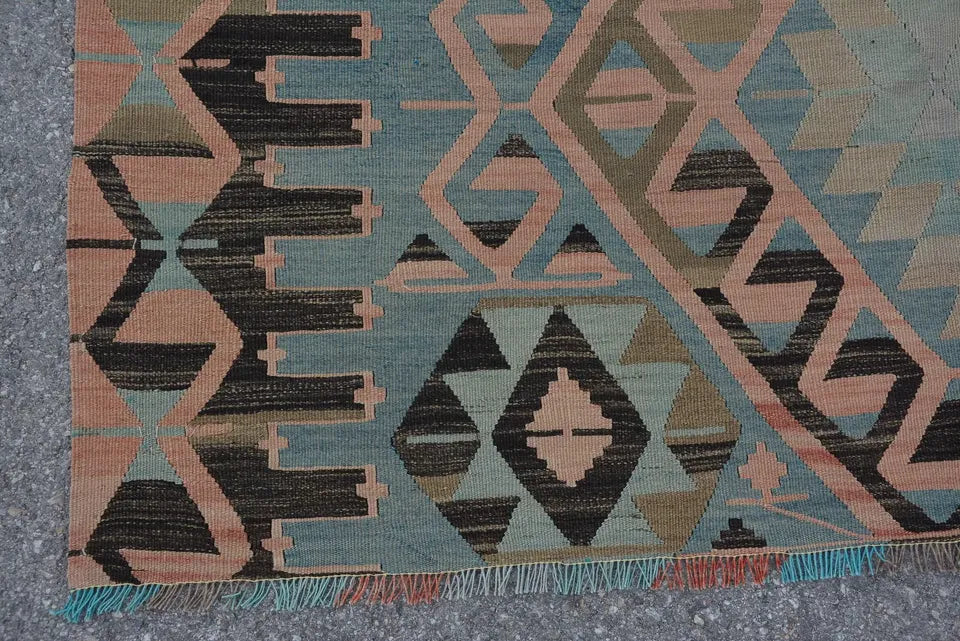 XL Vintage Turkish Accent Area rug 5.1 x 10.4 ft