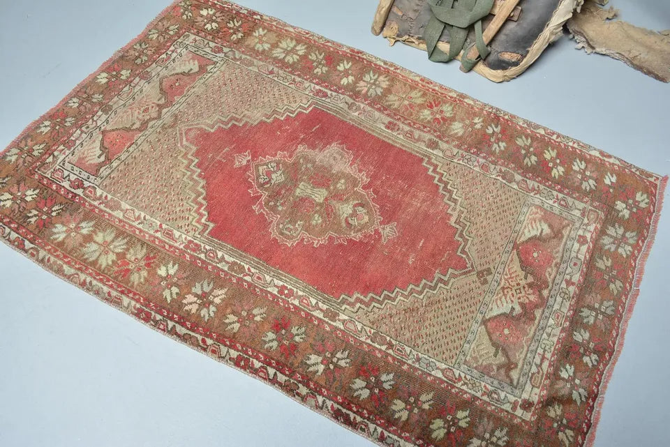 Vintage Turkish Accent Area rug 3.2 x 4.9 ft