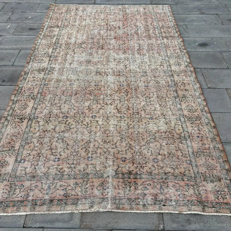 XL Vintage Turkish Accent Area Rug 5.5 x 9.4 ft