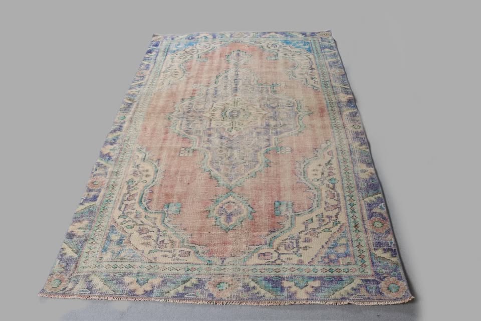 Vintage Turkish Accent Area rug 5 x 8.3 ft