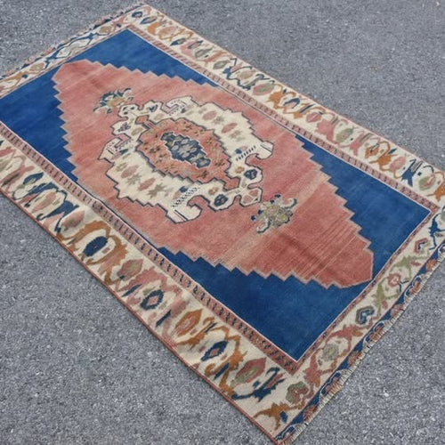 Vintage Turkish accent area rug 3.4 x 5.6 ft