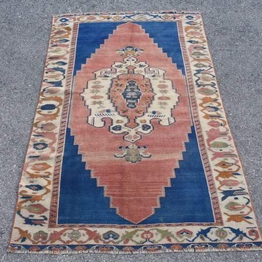 Vintage Turkish accent area rug 3.4 x 5.6 ft