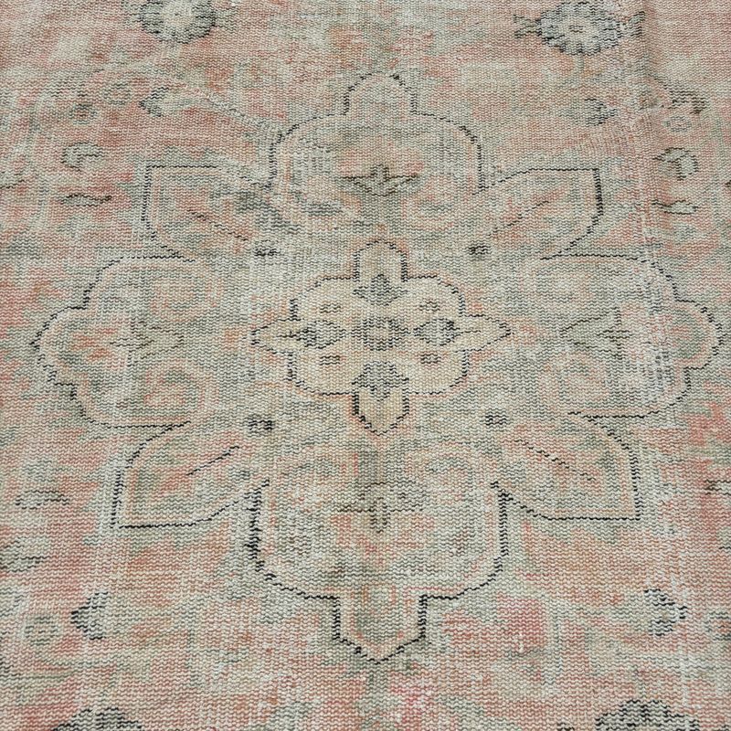 XL Vintage Turkish Accent Area rug 5.4 x 9.5 ft