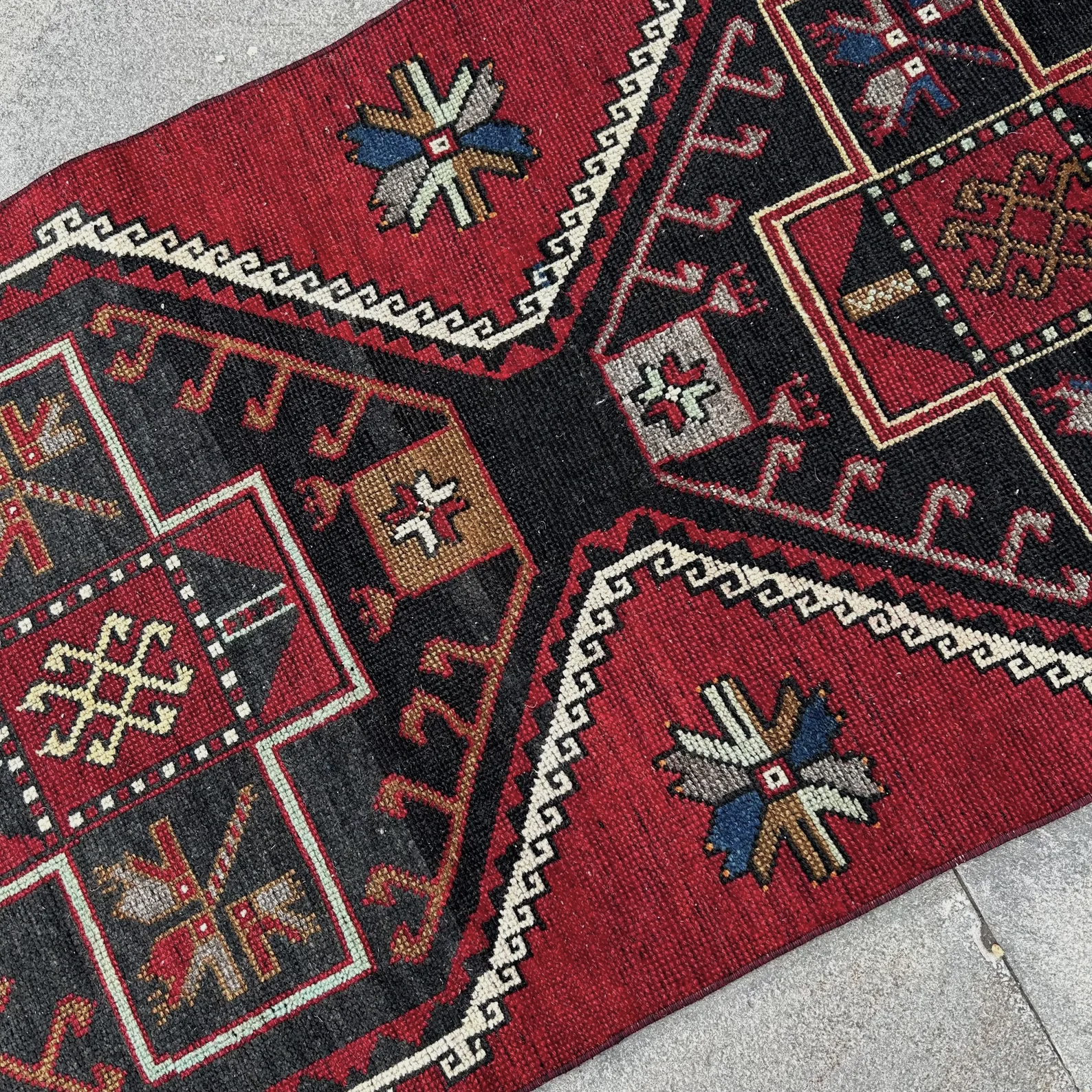 Vintage Turkish Accent Area rug 2.3 x 4.3 ft