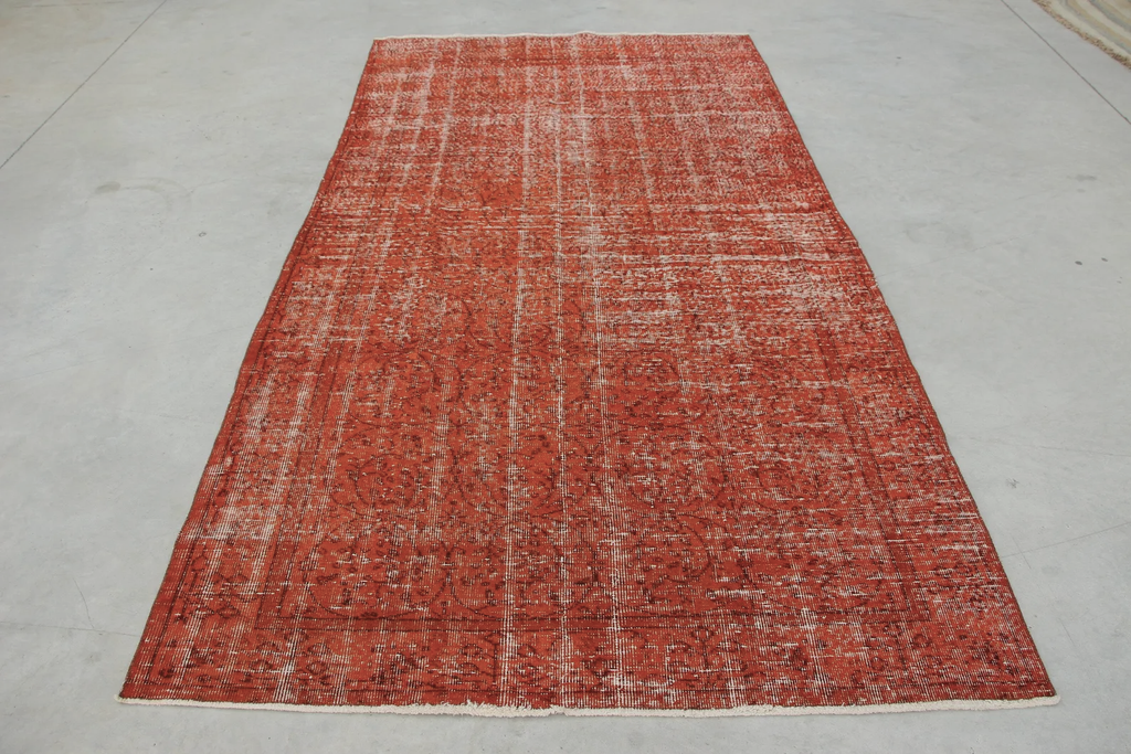 XL Vintage Turkish Accent Area rug 4.9 x 8.9 ft