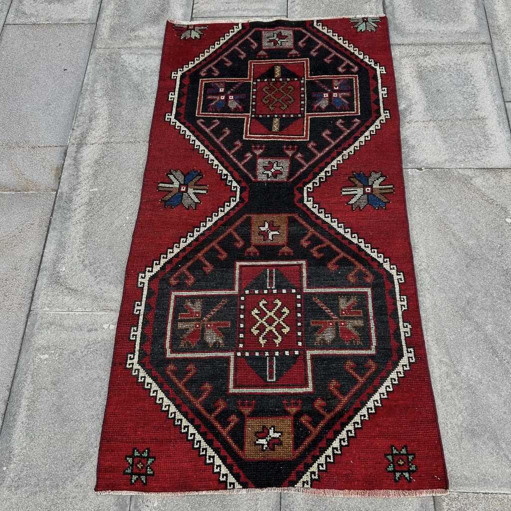 Vintage Turkish Accent Area rug 2.3 x 4.3 ft