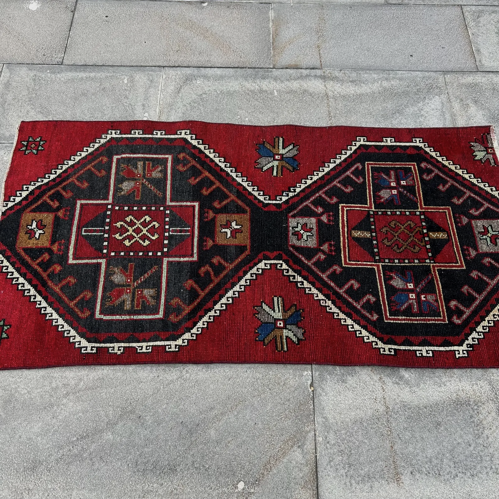 Vintage Turkish Accent Area rug 2.3 x 4.3 ft