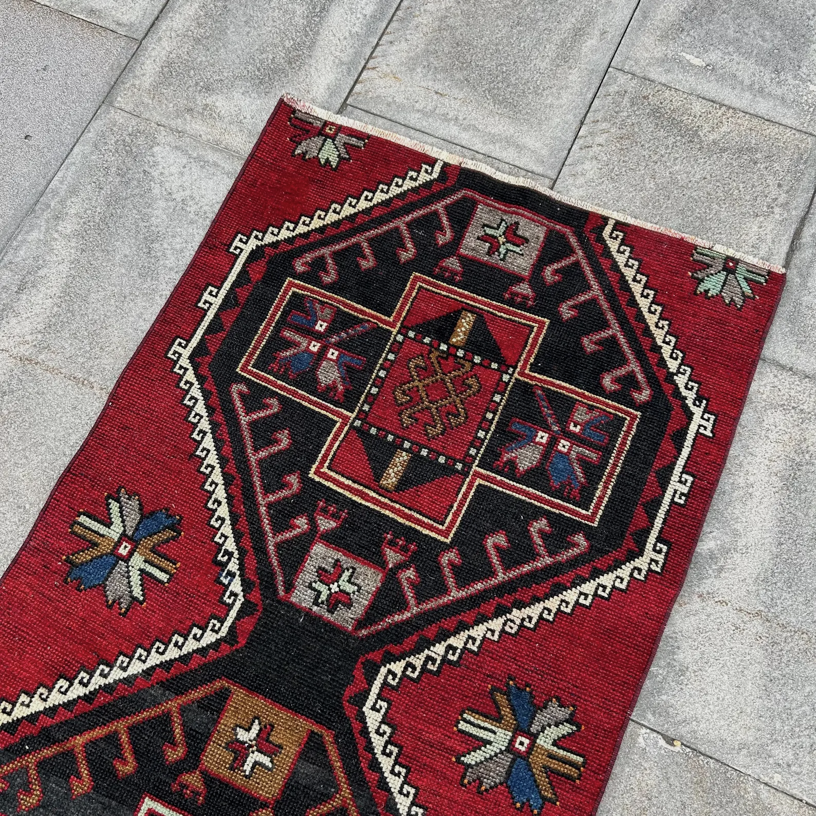 Vintage Turkish Accent Area rug 2.3 x 4.3 ft