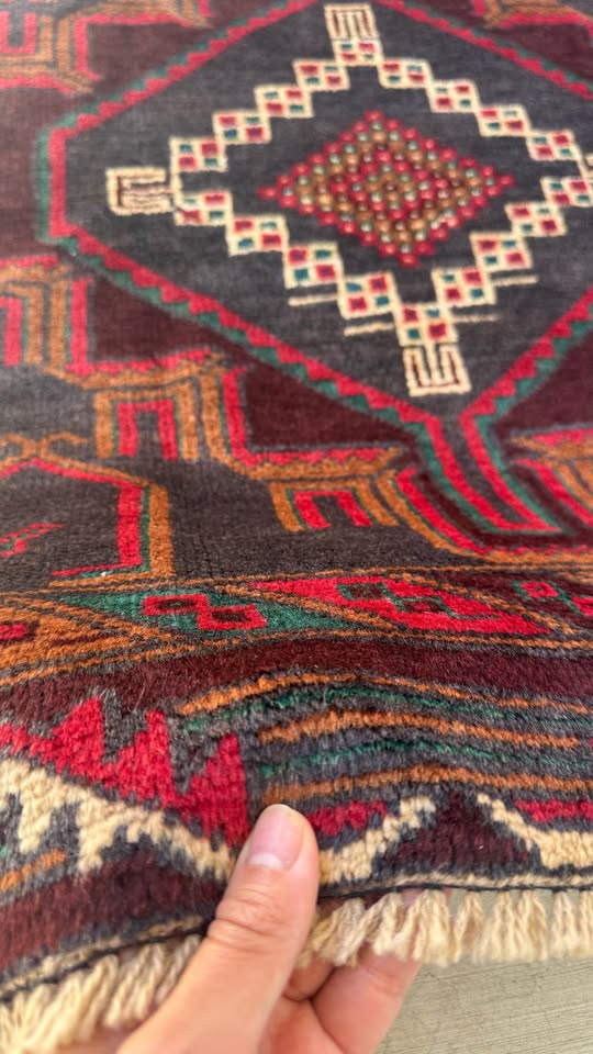 Vintage Persian Accent Area Rug 2.8 x 4.7 ft