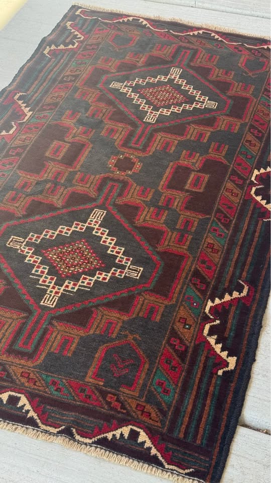 Vintage Persian Accent Area Rug 2.8 x 4.7 ft
